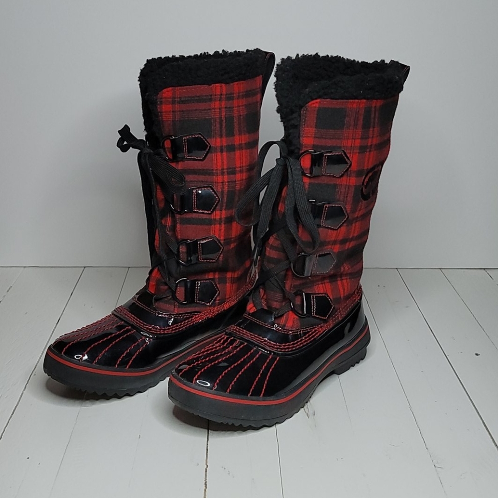 Red by Marc Ecko Rain Boots